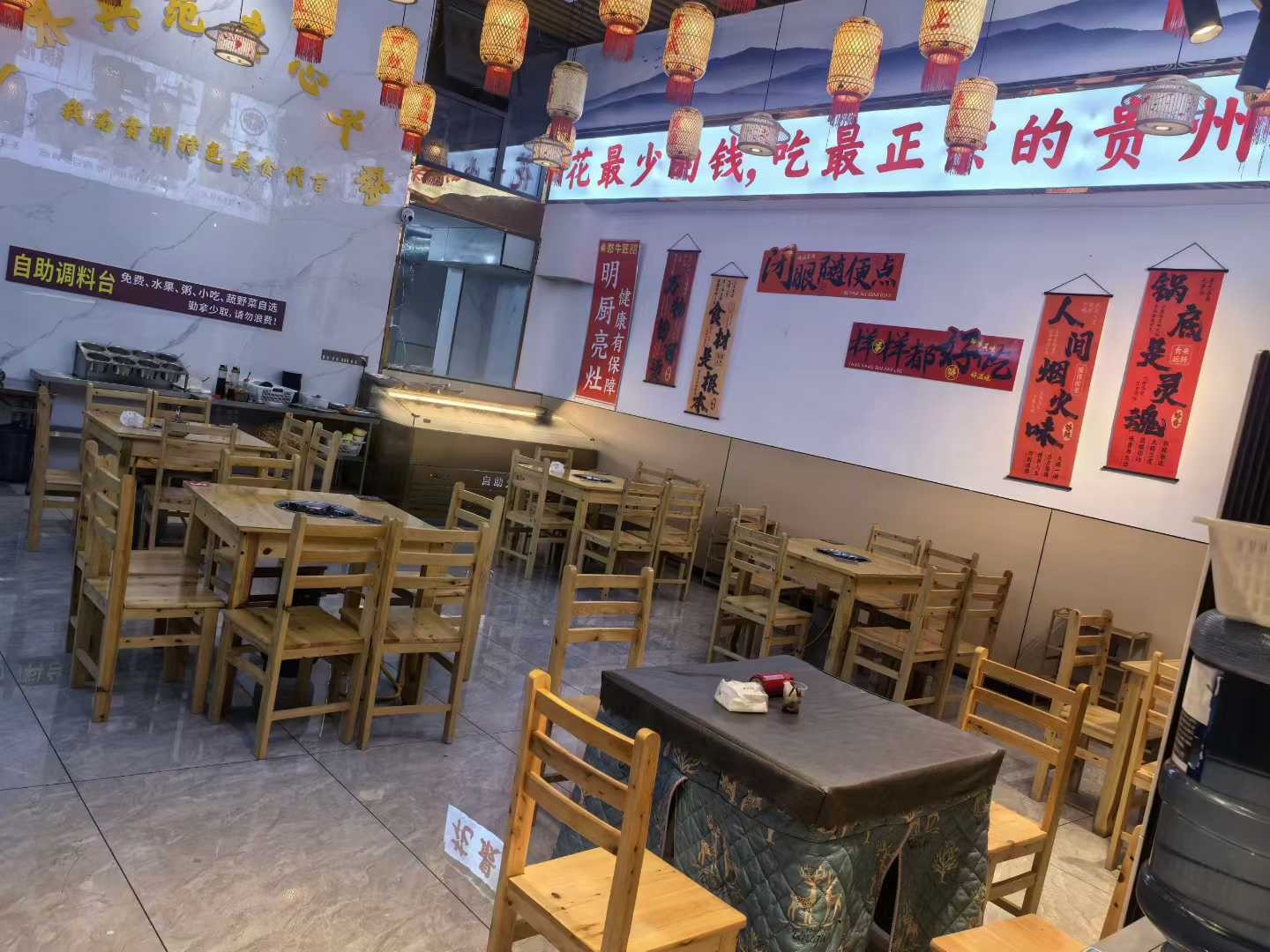 门面‮价低‬转让国酒南路700号，盐津‮酒大‬楼对面